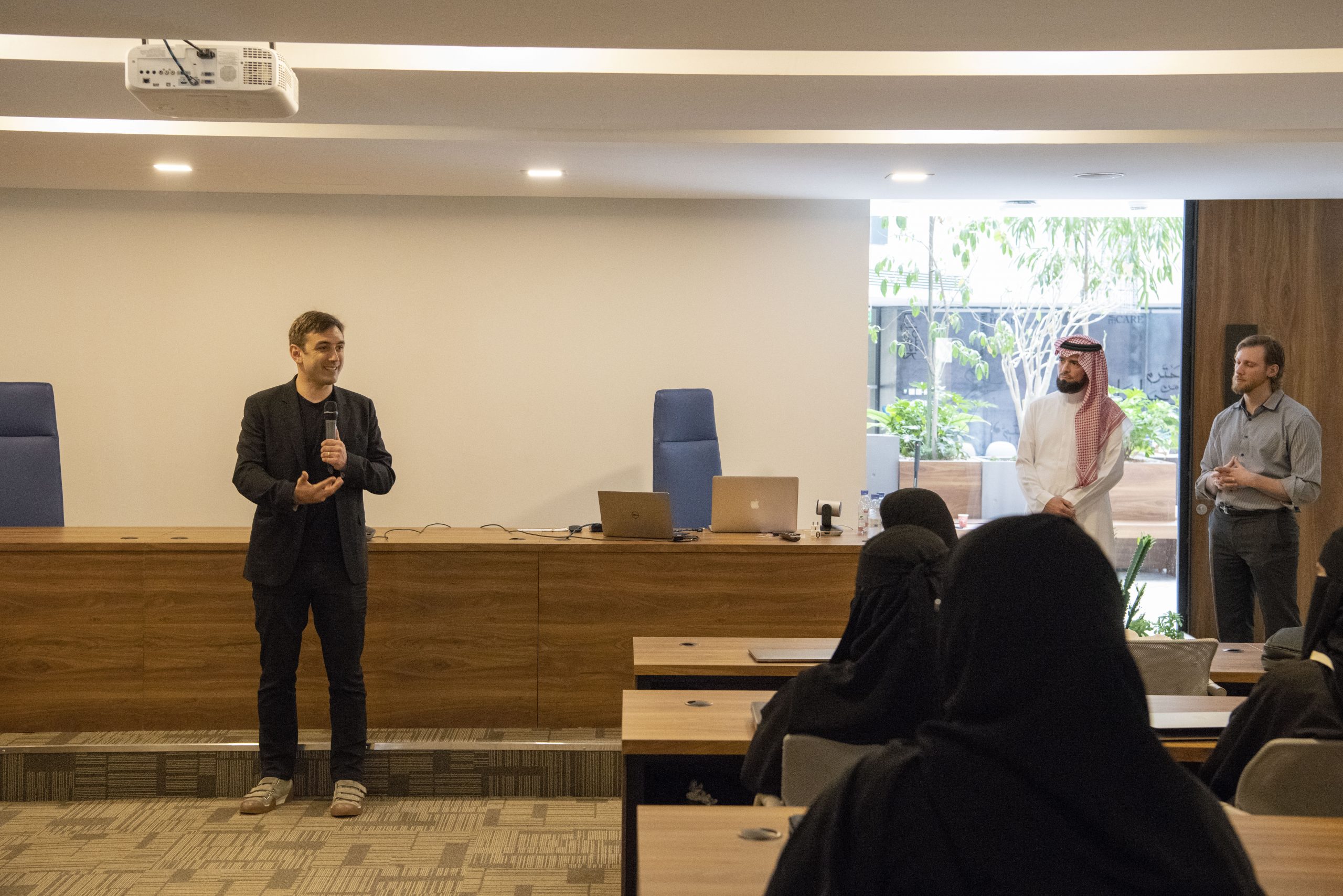 مسك الخيرية تدشّن برنامجها التدريبي لتطوير مهارات الشباب مسك الخيرية تدشّن برنامجها التدريبي لتطوير مهارات الشباب